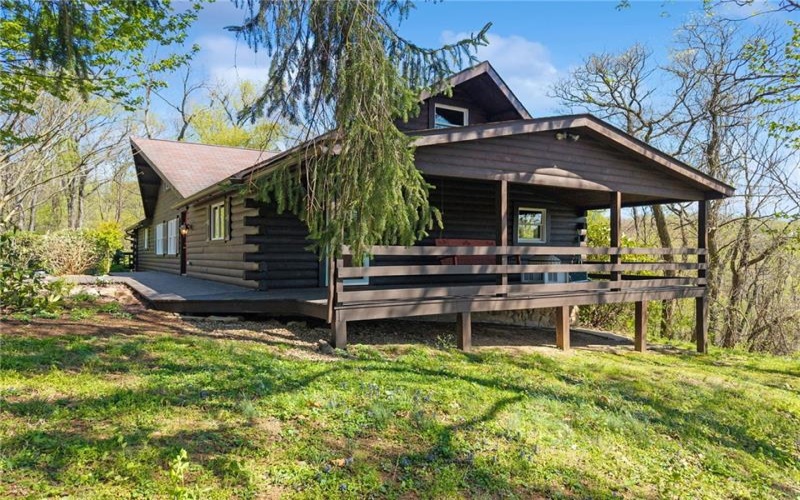 2705 Radebaugh, Jeannette, 15644, 5 Bedrooms Bedrooms, 11 Rooms Rooms,3.1 BathroomsBathrooms,Residential,For Sale,Radebaugh,1751474