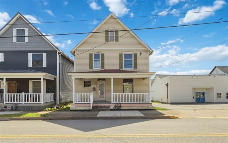 1607 Ligonier STREET, Latrobe, 15650, 4 Bedrooms Bedrooms, ,1.1 BathroomsBathrooms,Residential,For Sale,Ligonier,1751579