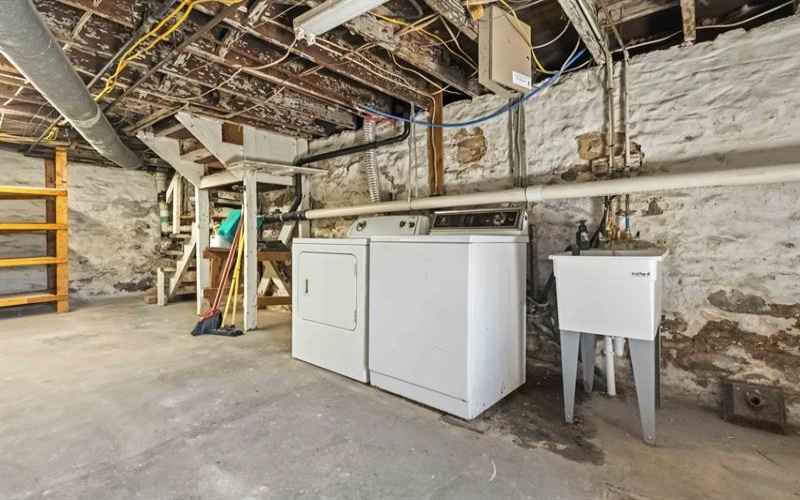 1607 Ligonier STREET, Latrobe, 15650, 4 Bedrooms Bedrooms, ,1.1 BathroomsBathrooms,Residential,For Sale,Ligonier,1751579