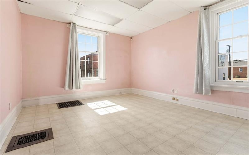 1607 Ligonier STREET, Latrobe, 15650, 4 Bedrooms Bedrooms, ,1.1 BathroomsBathrooms,Residential,For Sale,Ligonier,1751579