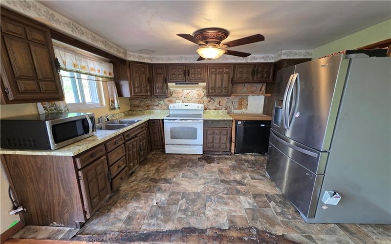 1852 Virginia Via, Washington, 15301, 3 Bedrooms Bedrooms, 7 Rooms Rooms,1 BathroomBathrooms,Residential,For Sale,Virginia Via,1748980