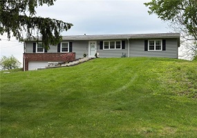 107 Hillcrest Rd, Eighty Four, 15330, 4 Bedrooms Bedrooms, 10 Rooms Rooms,2 BathroomsBathrooms,Residential,For Sale,Hillcrest Rd,1751604