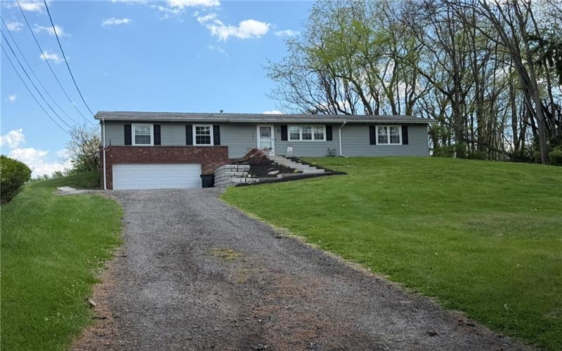 107 Hillcrest Rd, Eighty Four, 15330, 4 Bedrooms Bedrooms, 10 Rooms Rooms,2 BathroomsBathrooms,Residential,For Sale,Hillcrest Rd,1751604