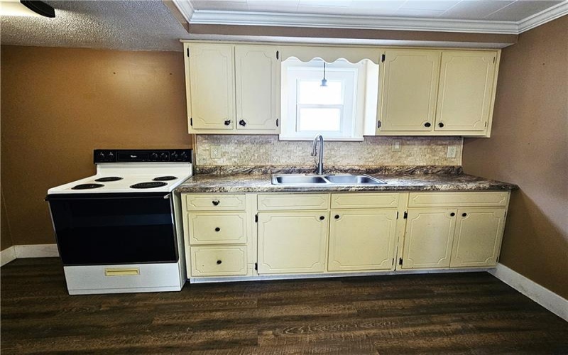 10 Eggers Ave, Belle Vernon, 15012, 2 Bedrooms Bedrooms, 5 Rooms Rooms,1 BathroomBathrooms,Residential,For Sale,Eggers Ave,1751680