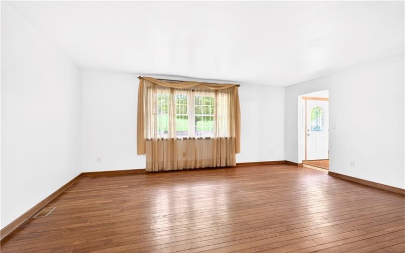 709 Vernon Dr, Rostraver Township, 15012, 4 Bedrooms Bedrooms, 10 Rooms Rooms,2.1 BathroomsBathrooms,Residential,For Sale,Vernon Dr,1751497