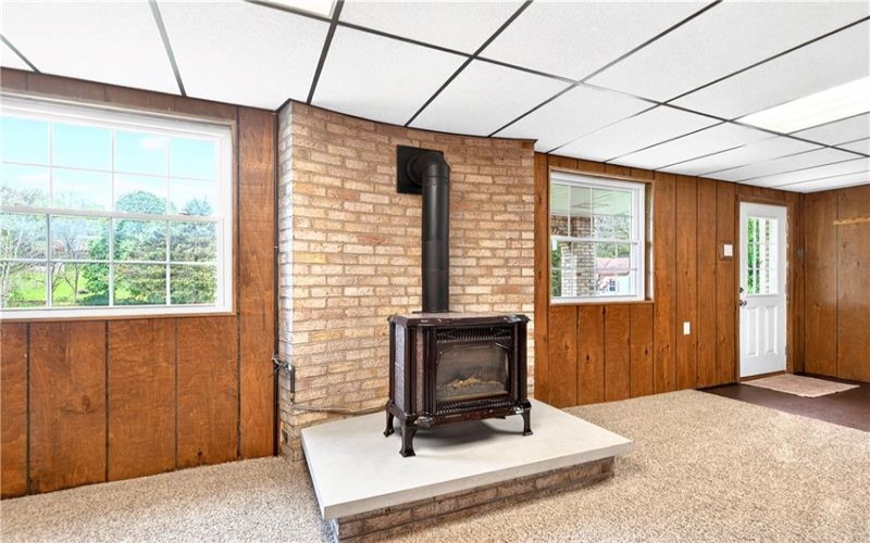 709 Vernon Dr, Rostraver Township, 15012, 4 Bedrooms Bedrooms, 10 Rooms Rooms,2.1 BathroomsBathrooms,Residential,For Sale,Vernon Dr,1751497
