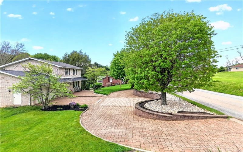 709 Vernon Dr, Rostraver Township, 15012, 4 Bedrooms Bedrooms, 10 Rooms Rooms,2.1 BathroomsBathrooms,Residential,For Sale,Vernon Dr,1751497