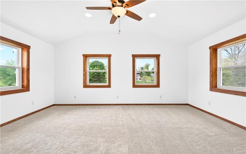 709 Vernon Dr, Rostraver Township, 15012, 4 Bedrooms Bedrooms, 10 Rooms Rooms,2.1 BathroomsBathrooms,Residential,For Sale,Vernon Dr,1751497