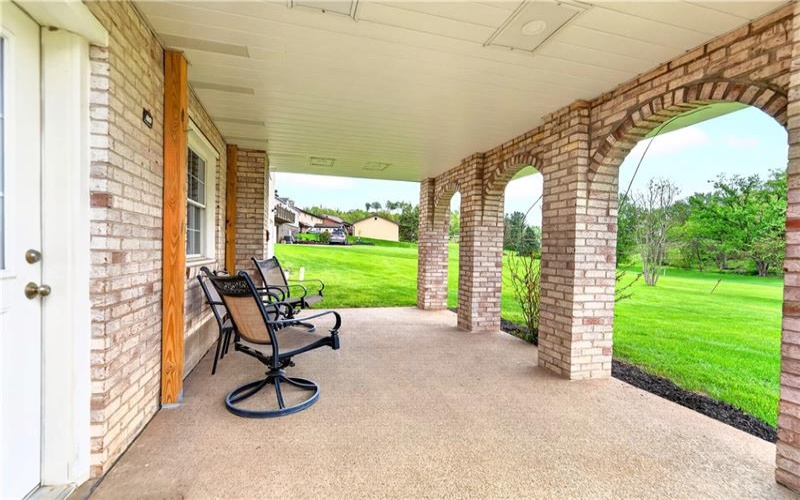 709 Vernon Dr, Rostraver Township, 15012, 4 Bedrooms Bedrooms, 10 Rooms Rooms,2.1 BathroomsBathrooms,Residential,For Sale,Vernon Dr,1751497
