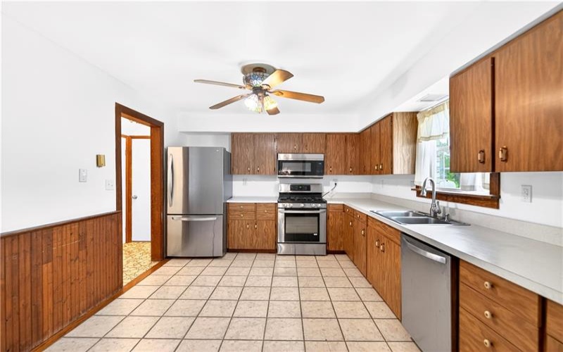 709 Vernon Dr, Rostraver Township, 15012, 4 Bedrooms Bedrooms, 10 Rooms Rooms,2.1 BathroomsBathrooms,Residential,For Sale,Vernon Dr,1751497