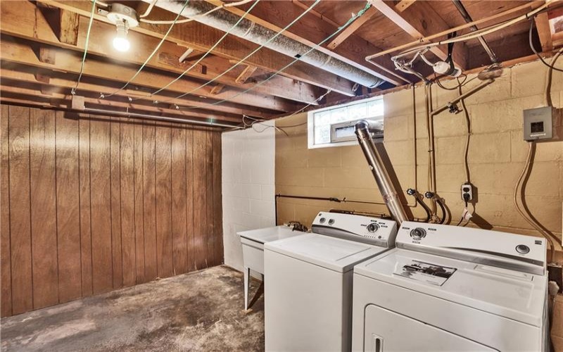 217 Eleanor Drive, Latrobe, 15650, 3 Bedrooms Bedrooms, 8 Rooms Rooms,2 BathroomsBathrooms,Residential,For Sale,Eleanor Drive,1751722