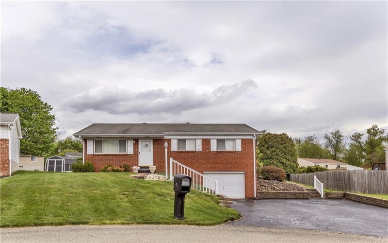 217 Eleanor Drive, Latrobe, 15650, 3 Bedrooms Bedrooms, 8 Rooms Rooms,2 BathroomsBathrooms,Residential,For Sale,Eleanor Drive,1751722