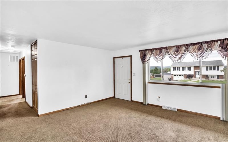 217 Eleanor Drive, Latrobe, 15650, 3 Bedrooms Bedrooms, 8 Rooms Rooms,2 BathroomsBathrooms,Residential,For Sale,Eleanor Drive,1751722