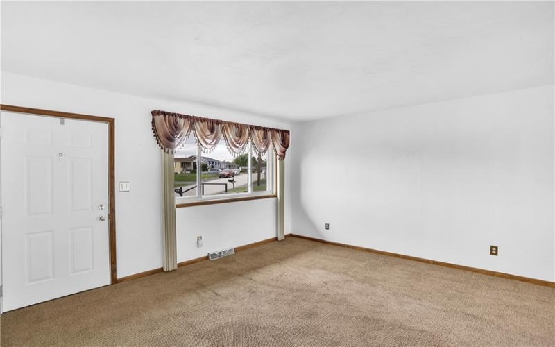 217 Eleanor Drive, Latrobe, 15650, 3 Bedrooms Bedrooms, 8 Rooms Rooms,2 BathroomsBathrooms,Residential,For Sale,Eleanor Drive,1751722
