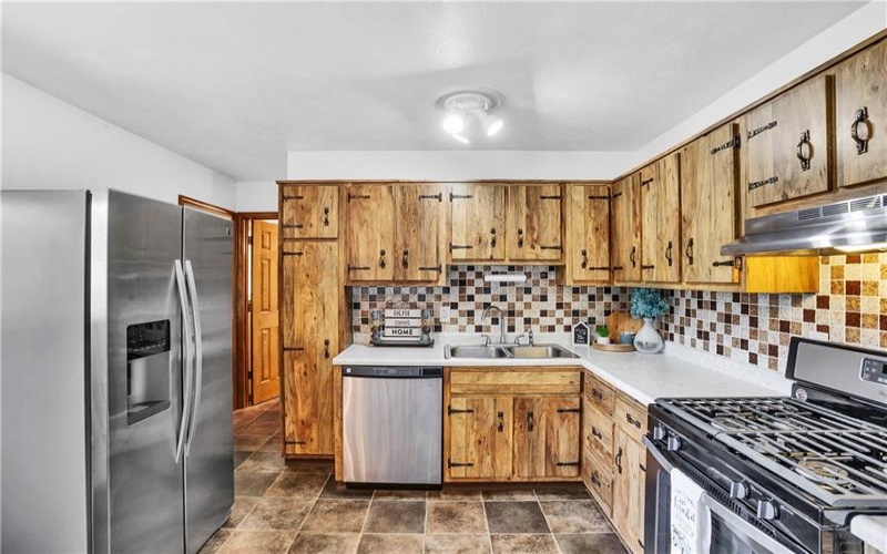 217 Eleanor Drive, Latrobe, 15650, 3 Bedrooms Bedrooms, 8 Rooms Rooms,2 BathroomsBathrooms,Residential,For Sale,Eleanor Drive,1751722