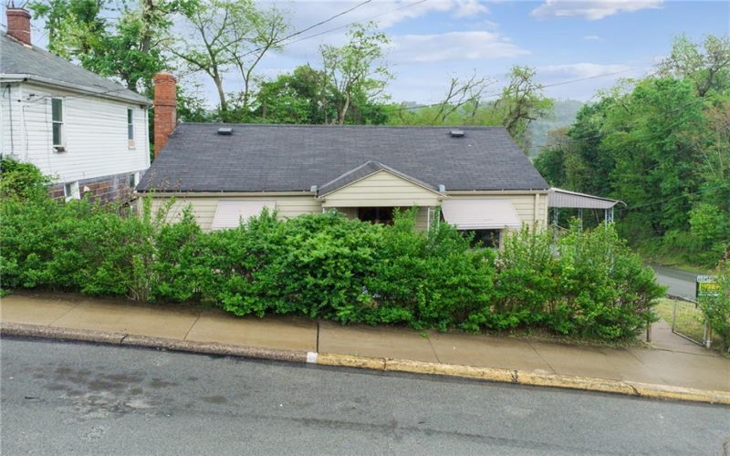577 ISABELLA, CHARLEROI, 15022, 2 Bedrooms Bedrooms, 4 Rooms Rooms,1 BathroomBathrooms,Residential,For Sale,ISABELLA,1751756