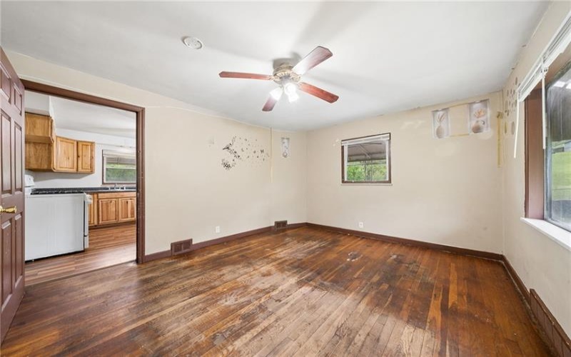 577 ISABELLA, CHARLEROI, 15022, 2 Bedrooms Bedrooms, 4 Rooms Rooms,1 BathroomBathrooms,Residential,For Sale,ISABELLA,1751756