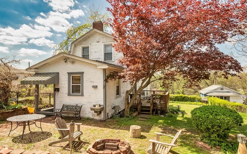 1117 Ross AVENUE, New Kensington, 15068, 3 Bedrooms Bedrooms, 6 Rooms Rooms,2.1 BathroomsBathrooms,Residential,For Sale,Ross,1751764