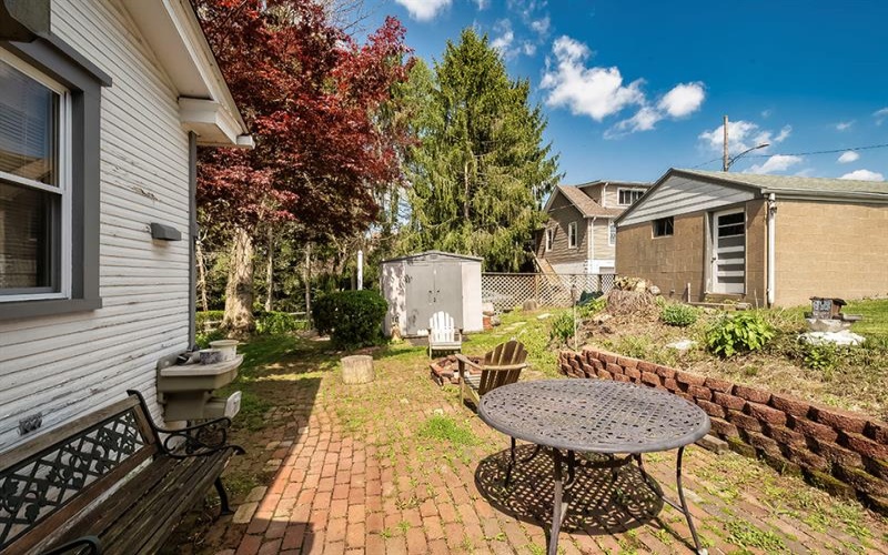1117 Ross AVENUE, New Kensington, 15068, 3 Bedrooms Bedrooms, 6 Rooms Rooms,2.1 BathroomsBathrooms,Residential,For Sale,Ross,1751764