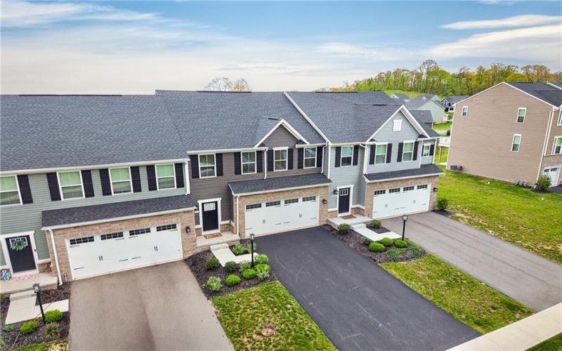 471 Dogwood Ln, Mc Donald, 15057, 3 Bedrooms Bedrooms, 8 Rooms Rooms,2.1 BathroomsBathrooms,Residential,For Sale,Dogwood Ln,1751769