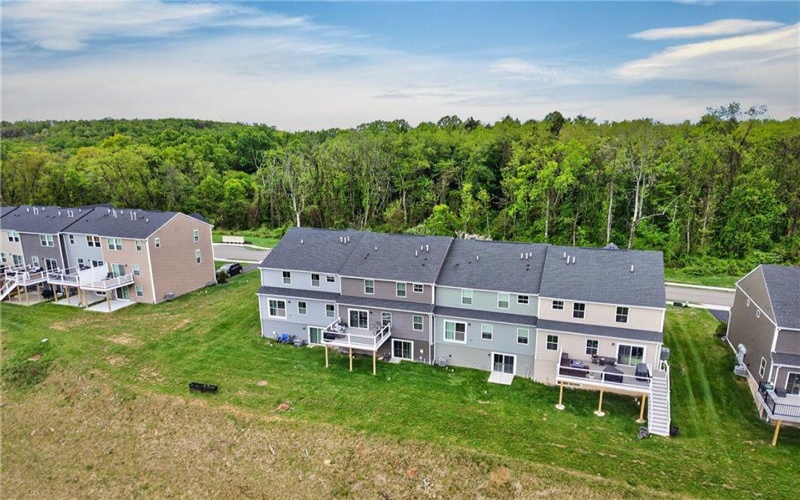 471 Dogwood Ln, Mc Donald, 15057, 3 Bedrooms Bedrooms, 8 Rooms Rooms,2.1 BathroomsBathrooms,Residential,For Sale,Dogwood Ln,1751769