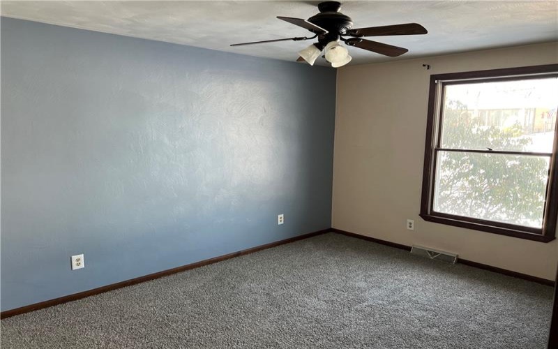 1014 Jefferson Ave, Jeannette, 15644, 3 Bedrooms Bedrooms, 10 Rooms Rooms,2.1 BathroomsBathrooms,Residential,For Sale,Jefferson Ave,1733730