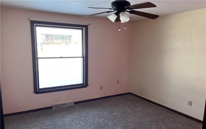 1014 Jefferson Ave, Jeannette, 15644, 3 Bedrooms Bedrooms, 10 Rooms Rooms,2.1 BathroomsBathrooms,Residential,For Sale,Jefferson Ave,1733730