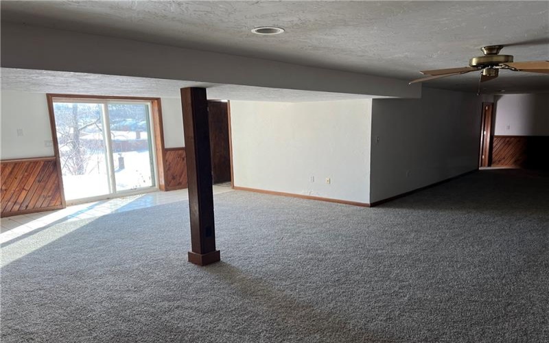 1014 Jefferson Ave, Jeannette, 15644, 3 Bedrooms Bedrooms, 10 Rooms Rooms,2.1 BathroomsBathrooms,Residential,For Sale,Jefferson Ave,1733730