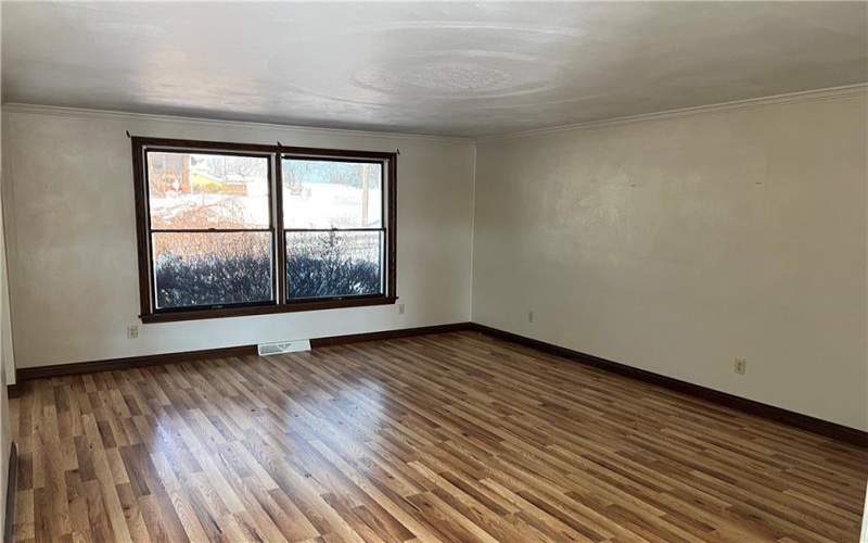 1014 Jefferson Ave, Jeannette, 15644, 3 Bedrooms Bedrooms, 10 Rooms Rooms,2.1 BathroomsBathrooms,Residential,For Sale,Jefferson Ave,1733730