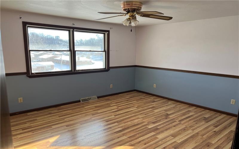 1014 Jefferson Ave, Jeannette, 15644, 3 Bedrooms Bedrooms, 10 Rooms Rooms,2.1 BathroomsBathrooms,Residential,For Sale,Jefferson Ave,1733730