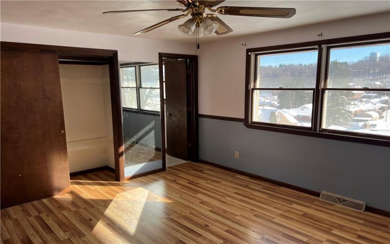 1014 Jefferson Ave, Jeannette, 15644, 3 Bedrooms Bedrooms, 10 Rooms Rooms,2.1 BathroomsBathrooms,Residential,For Sale,Jefferson Ave,1733730