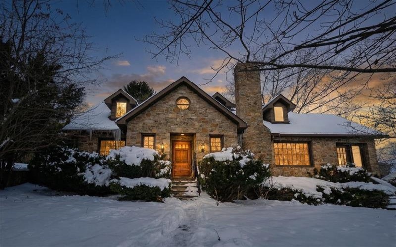 388 High St, Somerset, 15501, 3 Bedrooms Bedrooms, ,2 BathroomsBathrooms,Residential,For Sale,High St,1735232