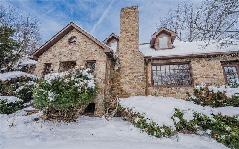 388 High St, Somerset, 15501, 3 Bedrooms Bedrooms, ,2 BathroomsBathrooms,Residential,For Sale,High St,1735232