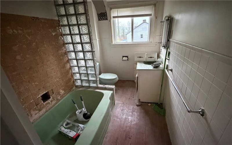 907 Woodlawn Ave, Brownsville, 15417, 2 Bedrooms Bedrooms, ,2 BathroomsBathrooms,Residential,For Sale,Woodlawn Ave,1751458