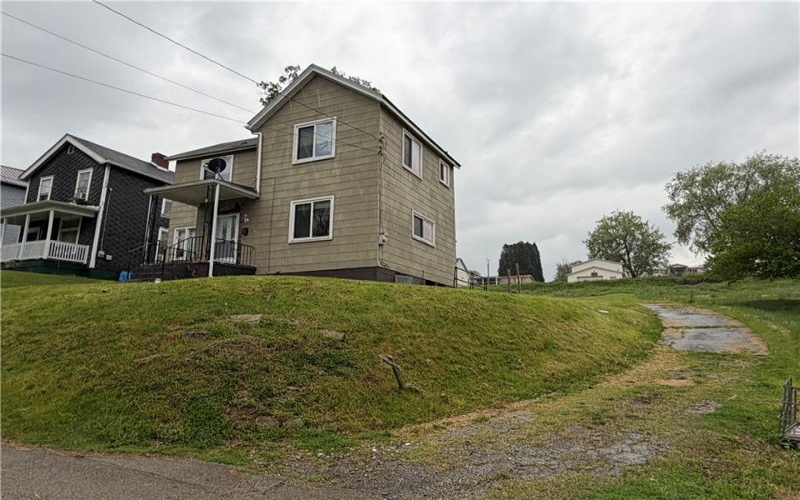 907 Woodlawn Ave, Brownsville, 15417, 2 Bedrooms Bedrooms, ,2 BathroomsBathrooms,Residential,For Sale,Woodlawn Ave,1751458