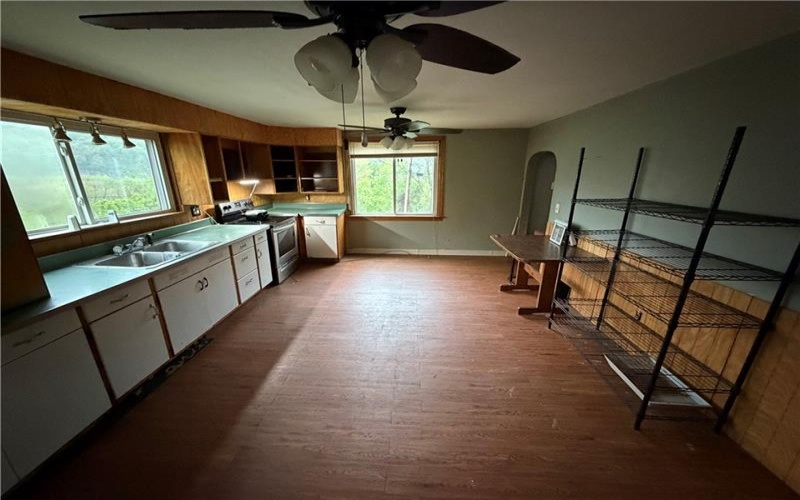 907 Woodlawn Ave, Brownsville, 15417, 2 Bedrooms Bedrooms, ,2 BathroomsBathrooms,Residential,For Sale,Woodlawn Ave,1751458