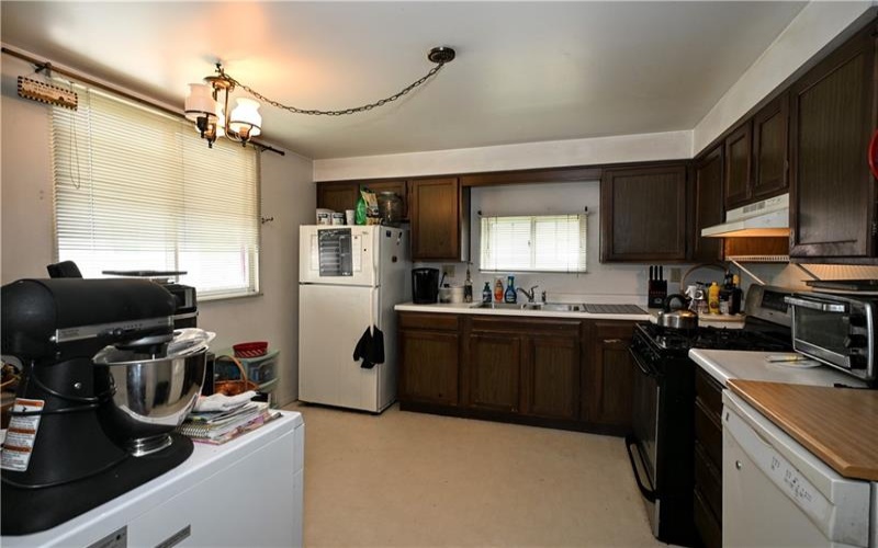 308 LINCOLN AVE, MCDONALD, 15057, 2 Bedrooms Bedrooms, 7 Rooms Rooms,2 BathroomsBathrooms,Residential,For Sale,LINCOLN AVE,1751786