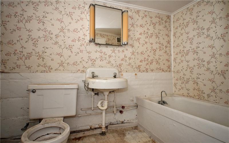 308 LINCOLN AVE, MCDONALD, 15057, 2 Bedrooms Bedrooms, 7 Rooms Rooms,2 BathroomsBathrooms,Residential,For Sale,LINCOLN AVE,1751786