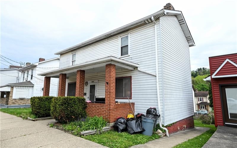 308 LINCOLN AVE, MCDONALD, 15057, 2 Bedrooms Bedrooms, 7 Rooms Rooms,2 BathroomsBathrooms,Residential,For Sale,LINCOLN AVE,1751786