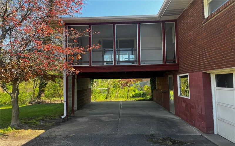 560 Sells Ln, Greensburg, 15601, 3 Bedrooms Bedrooms, 6 Rooms Rooms,1.1 BathroomsBathrooms,Residential,For Sale,Sells Ln,1751939