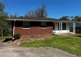 560 Sells Ln, Greensburg, 15601, 3 Bedrooms Bedrooms, 6 Rooms Rooms,1.1 BathroomsBathrooms,Residential,For Sale,Sells Ln,1751939