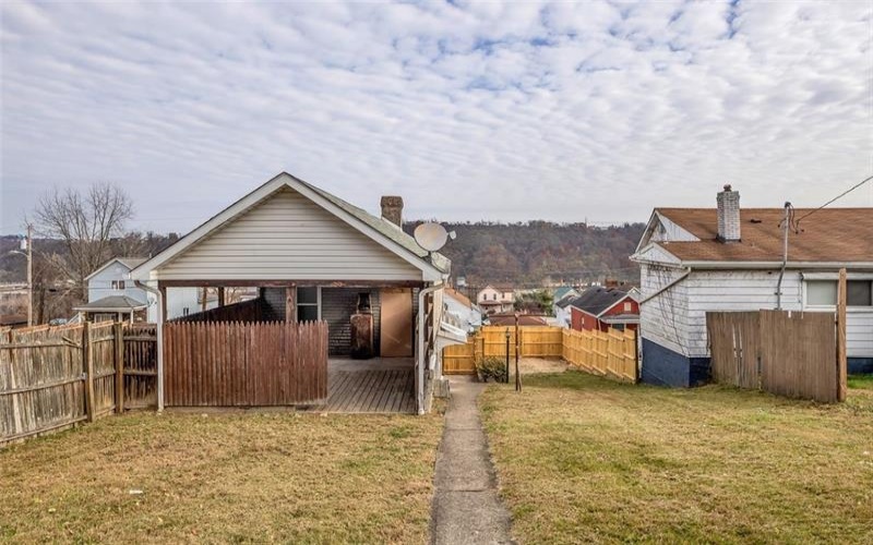 1209 Lower Meadow Ave, Charleroi, 15022, 3 Bedrooms Bedrooms, 6 Rooms Rooms,2 BathroomsBathrooms,Residential,For Sale,Lower Meadow Ave,1731258