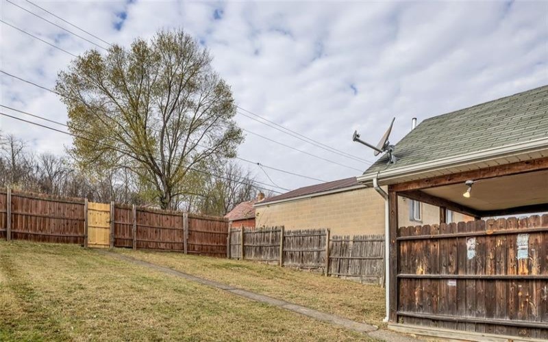 1209 Lower Meadow Ave, Charleroi, 15022, 3 Bedrooms Bedrooms, 6 Rooms Rooms,2 BathroomsBathrooms,Residential,For Sale,Lower Meadow Ave,1731258