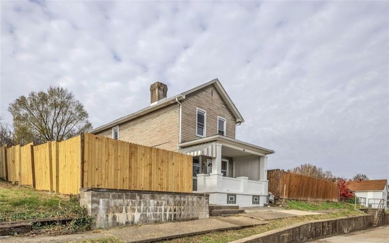 1209 Lower Meadow Ave, Charleroi, 15022, 3 Bedrooms Bedrooms, 6 Rooms Rooms,2 BathroomsBathrooms,Residential,For Sale,Lower Meadow Ave,1731258