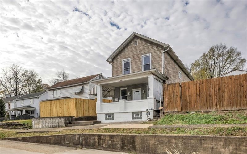 1209 Lower Meadow Ave, Charleroi, 15022, 3 Bedrooms Bedrooms, 6 Rooms Rooms,2 BathroomsBathrooms,Residential,For Sale,Lower Meadow Ave,1731258