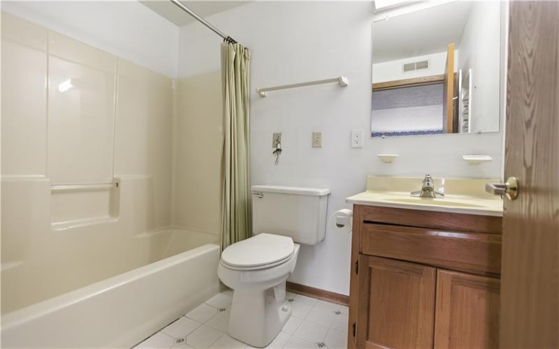 503 Clubhouse Dr, Washington, 15301, 2 Bedrooms Bedrooms, 6 Rooms Rooms,1.1 BathroomsBathrooms,Residential,For Sale,Clubhouse Dr,1746444