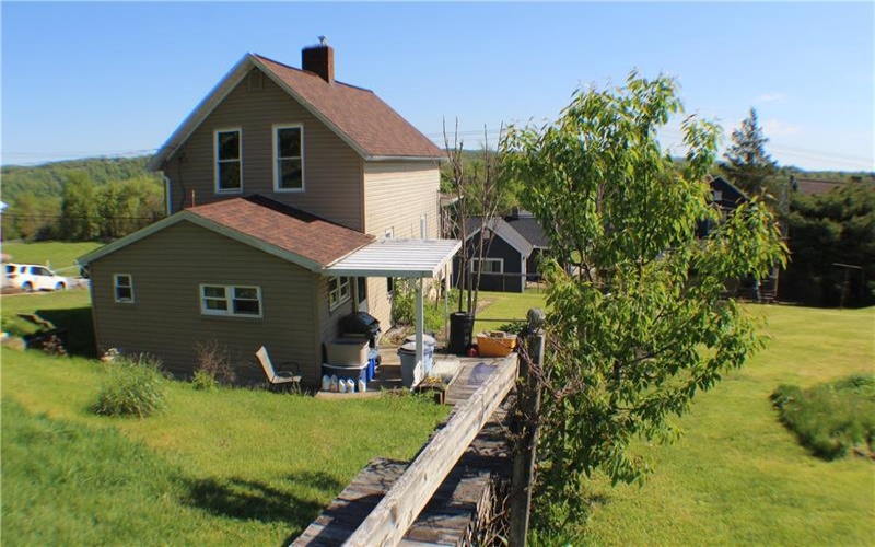 31 Pennsylvania Ave, California, 15419, 2 Bedrooms Bedrooms, 6 Rooms Rooms,1 BathroomBathrooms,Residential,For Sale,Pennsylvania Ave,1752057