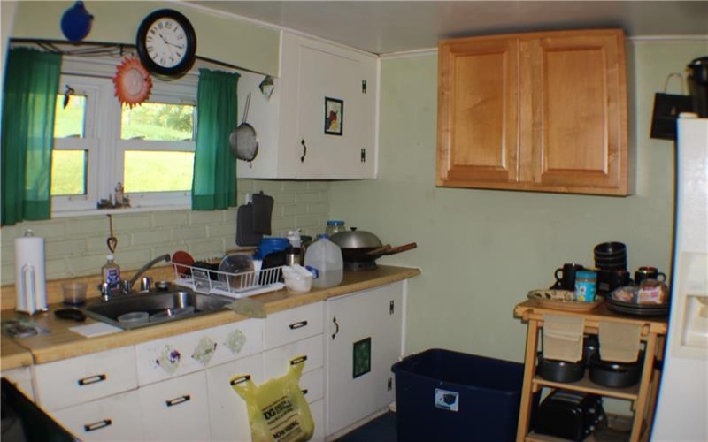 31 Pennsylvania Ave, California, 15419, 2 Bedrooms Bedrooms, 6 Rooms Rooms,1 BathroomBathrooms,Residential,For Sale,Pennsylvania Ave,1752057