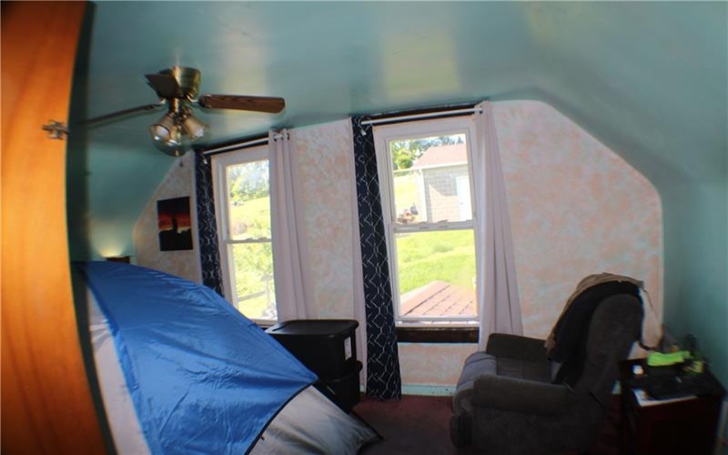 31 Pennsylvania Ave, California, 15419, 2 Bedrooms Bedrooms, 6 Rooms Rooms,1 BathroomBathrooms,Residential,For Sale,Pennsylvania Ave,1752057