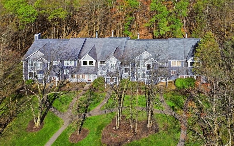 1627 Snowfield Way, Hidden Valley, 15502, 3 Bedrooms Bedrooms, ,2 BathroomsBathrooms,Residential,For Sale,Snowfield Way,1752066